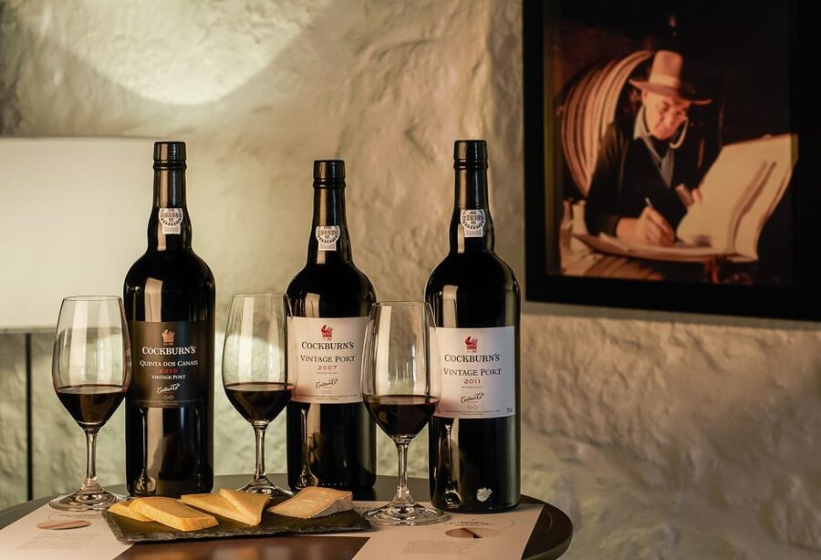Porto: Cockburn’s Port Lodge Tour and Tasting - Port in a Working Cellar: What This 1.5-Hour Experience Feels Like