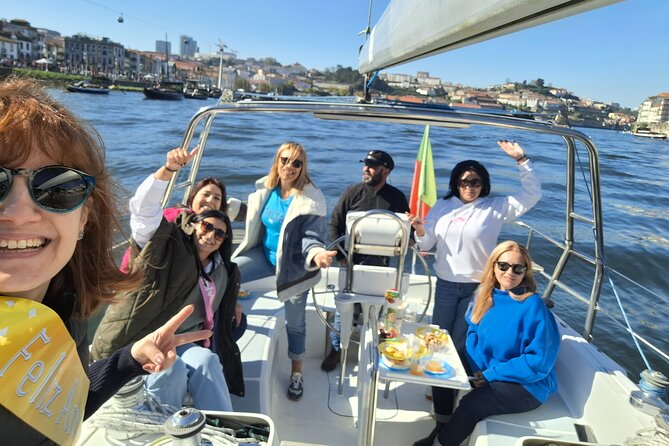 Porto cruise, Thulium just for you! Enjoy Sailboat with open sail - Serra do Pilar Monastery and Dom Luís I Bridge: Viewpoints from a Rolling Deck