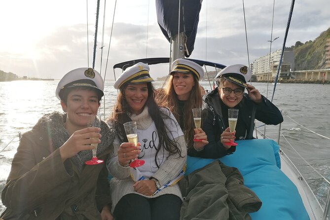 Porto: Cruzeiro privado rio douro até 8 pessoas com wine tasting - The Crew, the Music, and the Feeling of a Private Boat