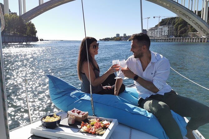 Porto: Cruzeiro privado rio douro até 8 pessoas com wine tasting - Sailing Realities: Bridges, Sights, and Why This Feels Different From Big Boats