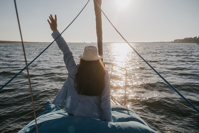 Porto: Cruzeiro privado rio douro até 8 pessoas com wine tasting - Timing and Weather: Sunset Options, Rain Moves, and What to Pack