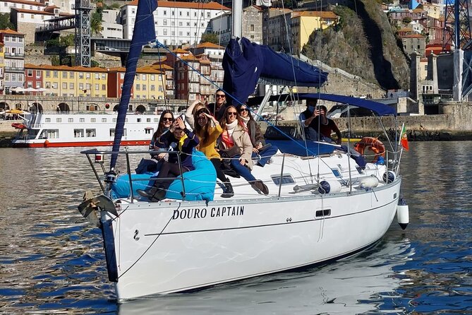 Porto: Cruzeiro privado rio douro até 8 pessoas com wine tasting - Price and Value: How $350.85 for Up to 8 Really Adds Up