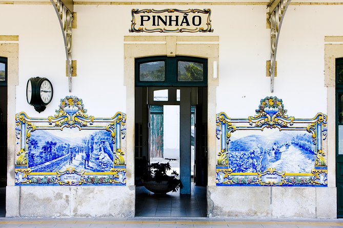 Porto: Day Trip to Douro including lunch and Rivercruise - Sao Leonardo da Galafura: the viewpoint that earns its name