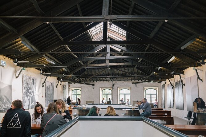 Porto Discovery - Inside Quevedo Lodge: Historical Setting and a Guided Pace