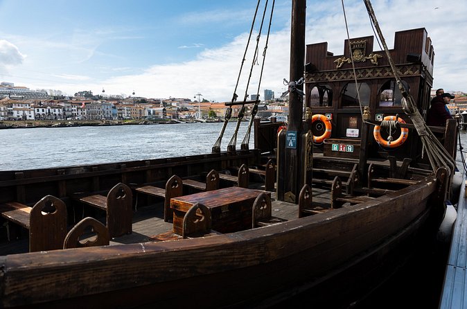 Porto Douro Bridges Cruise - Timing tips: daytime sunshine vs. cooler evening rides