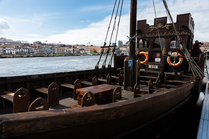 Porto Douro Bridges Cruise - Meeting at Cais da Ribeira, a central Porto waterfront start