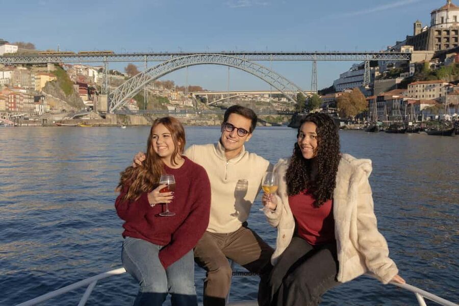 Porto: Douro Cruise, 6 Bridges & 4 Port Wines (Max 7) - Passing the 6 bridges: Porto and Gaia from the water, stop by stop