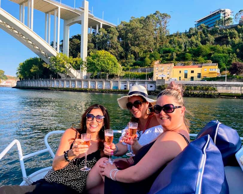 Porto: Douro Cruise, 6 Bridges & 4 Port Wines (Max 7) - Douro Marina and Afurada: starting where the river feels local
