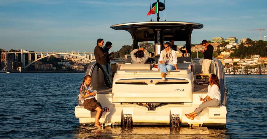 Porto: Douro River 2h Sunset Private Cruise with Port Wine - Luxury private yacht basics: what’s actually included
