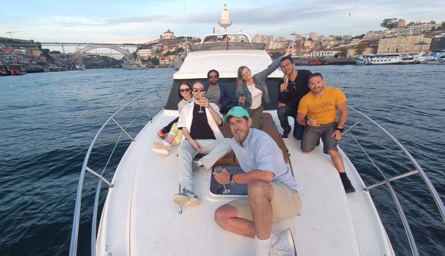 Porto:Douro River 6 Bridges tour amazing yatch, Port wine - Vila Nova de Gaia Port Wine Cellars: The Reason the River Matters