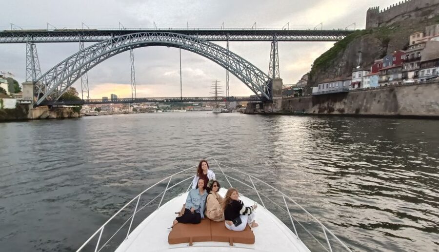 Porto:Douro River 6 Bridges tour amazing yatch, Port wine - Food Not Included, and Why That Can Be a Plus