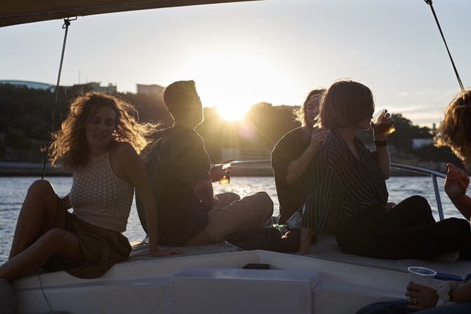 Porto: Douro River Boat Cruise with Port Wine and Snacks - The customs house and the glass gazebo in Porto’s gardens