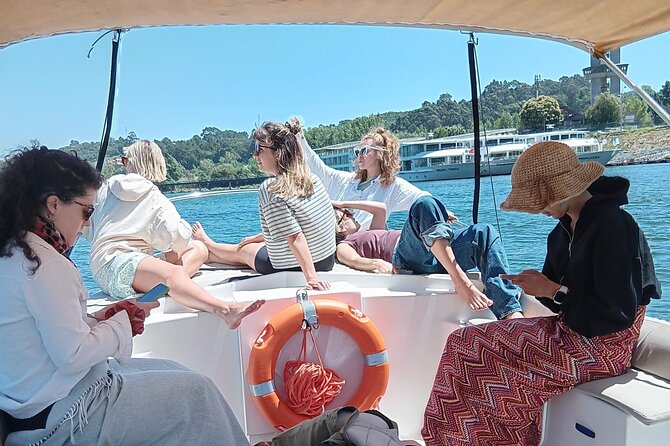 Porto:Douro River boat tour under the 6 bridges - English commentary that stays fun, not stiff