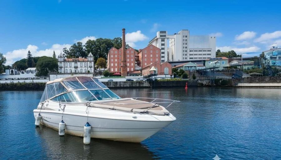 Porto: Douro River Cruise & Boat Tour with Port Wine Tasting - Getting on Kaombo at Marina do Freixo: the comfy start that matters