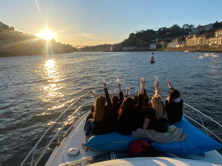 Porto: Douro River Cruise / Welcome Drink/with sunset option - Key points to know before you go