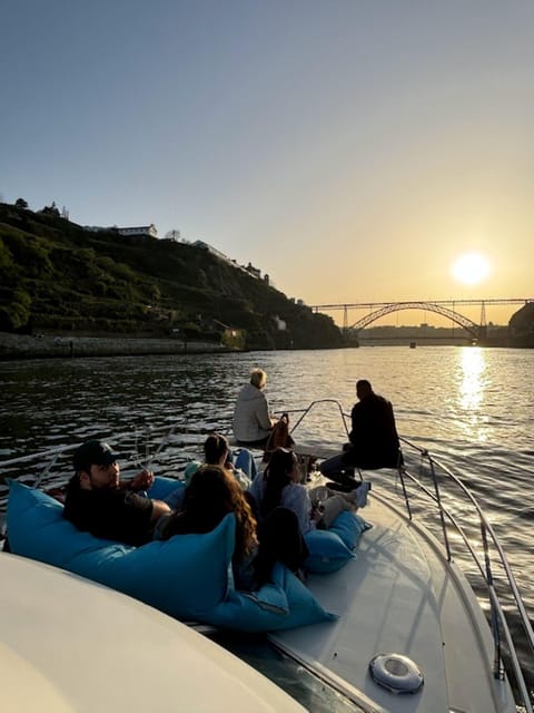 Porto: Douro River Cruise / Welcome Drink/with sunset option - The Douro cruise format that makes Porto click