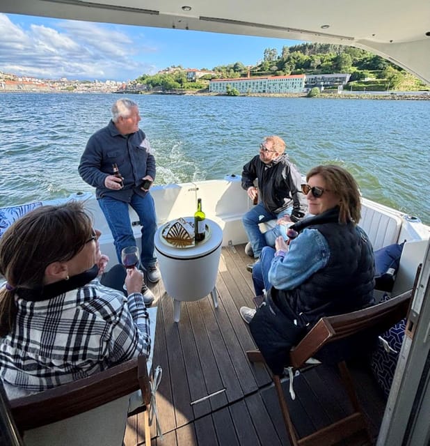 Porto: Douro River Cruise / Welcome Drink/with sunset option - Boarding at pontoon C, then the river takes over