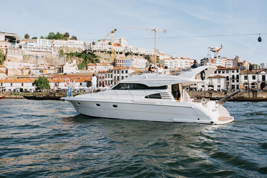 Porto: Douro River Cruise with Welcome Drink & Snacks - Getting to Douro Marina, and finding Shop 6