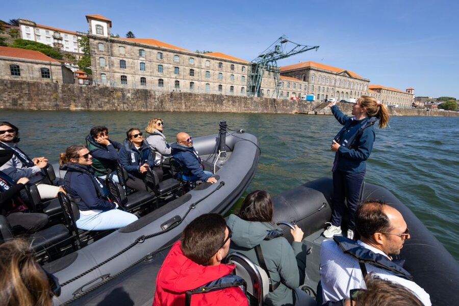 Porto: Douro River Speedboat Tour - The 45 minutes on the Douro, bridges first and views close