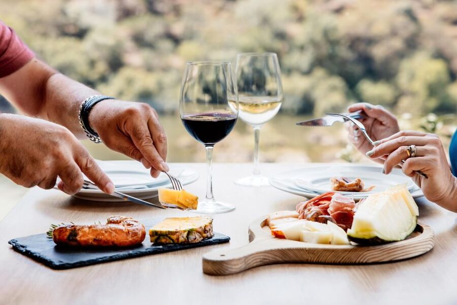Porto: Douro Valley Full-Day Boat, Train, and Lunch Tour - Pinhão Boat Cruise: Port or Sparkling and Views That Do the Talking