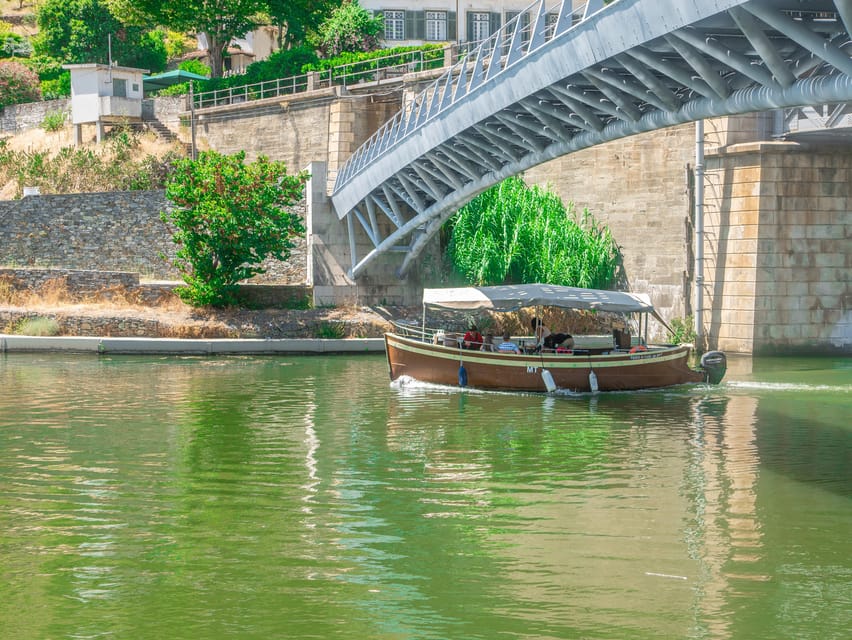 Porto: Douro Valley Private Tour, Tastings, Cruise & Lunch - The São Leonardo Galafura viewpoint, where the Douro story becomes visible