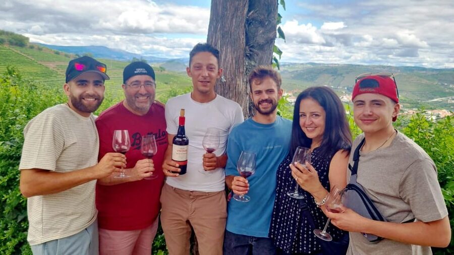 Porto: Douro Valley Vineyards Tour with Lunch & River Cruise - Sabrosa Lunch and Wine Pairing: Where the Day Gets Comfortable