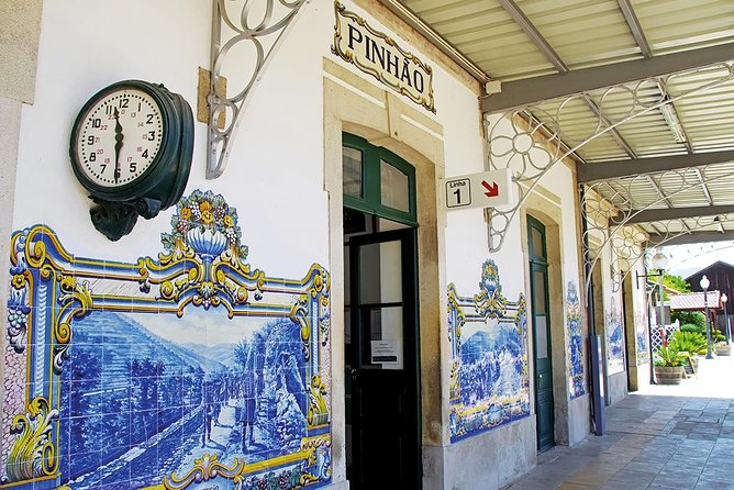 Porto: Douro Valley Wine Tour Including Lunch - Pinhão and the Rabelo cruise: why this 45-minute break matters