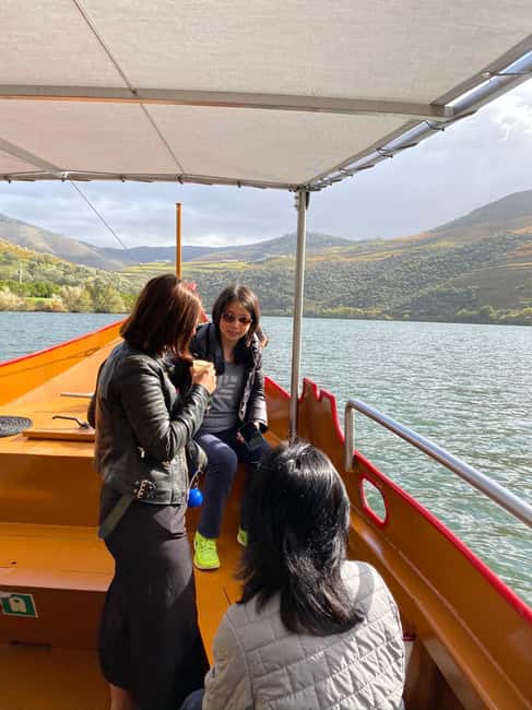 Porto: Douro Valley Wine Tour with Tastings, Lunch & Cruise - Second Winery Visit (on the Two-Winery Option): Vineyards and Cellars