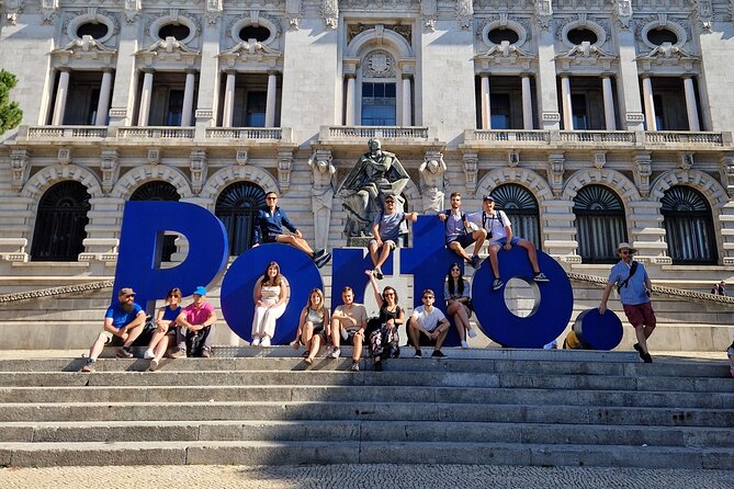 PORTO: Essencial Walking Tour 3 hours - Practical tips for Porto’s hills and a rainy-day plan
