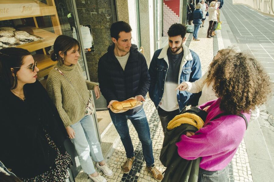 Porto: Evening Local Food Crawl with Drink Pairings - The guide’s job: turning food into stories you can use