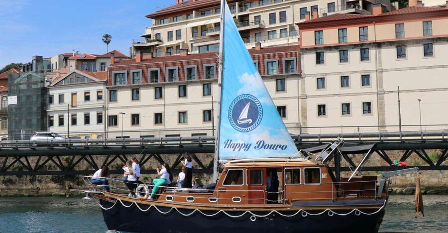 Porto: Exclusive Douro Cruise on a Classic Boat - Practicalities that make or break the sail