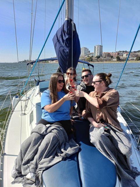 Porto: Exclusive Party aboard a charming sailboat with drink - Luiz I Bridge viewpoints you can photograph from the water