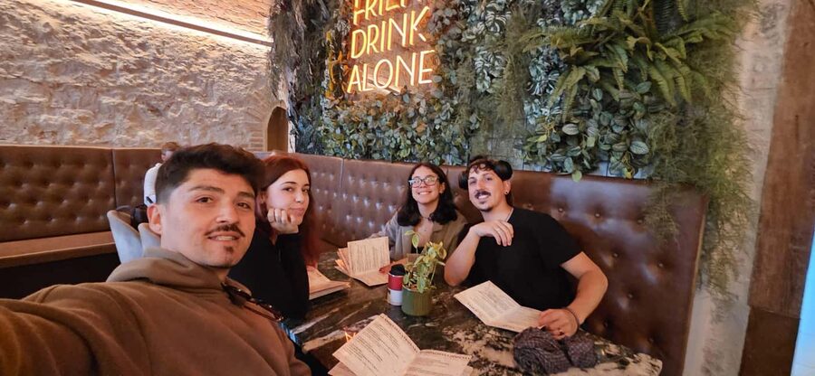 Porto Exclusive PRIVATE Walking Tour + Porto Wine tasting - Palácio da Bolsa photo moment and a wine connoisseur pause