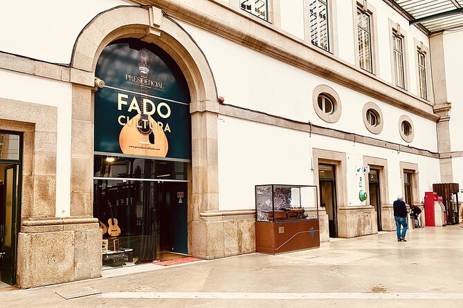 Porto : Fado and Porto Wine Show at the Trinity Noble Hall - Inside the Trinity Noble Hall, where Fado sounds better