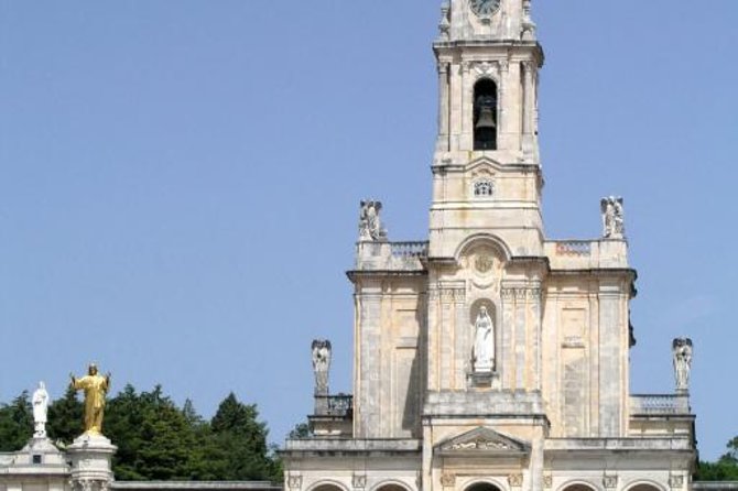 Porto: Fatima and Coimbra Day Trip - Basilica de Nossa Senhora do Rosário de Fátima: Hour of Peace, Details, and Devotion
