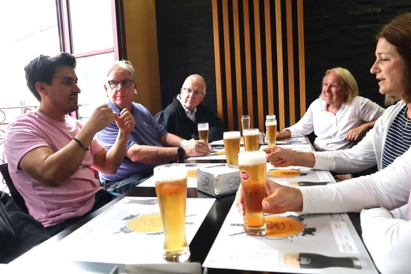 Porto: Food and Wine tasting tour of Hidden Gems - Stop 1: Restaurante Conga Casa das Bifanas and the real bifana moment
