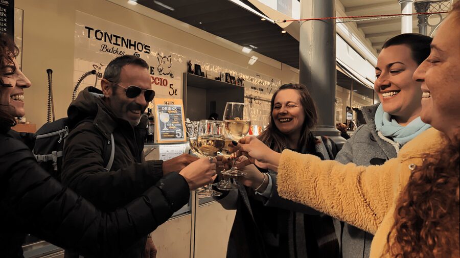 Porto Food Tour: 10 tastings at 5 Restaurants and Eateries - Francesinha and BBQ with wine pairings, the two main showpieces