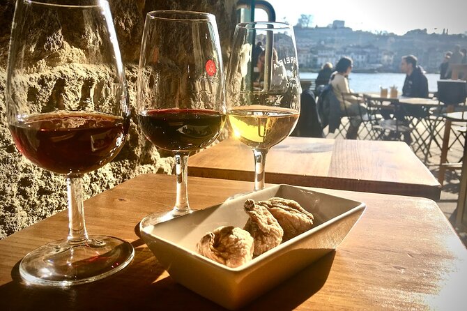 Porto Food Tour of 8 Tastings: Custard Tart, Bifana & Hidden Gems - The route starts near Passos Manuel, ends by Rua das Flores