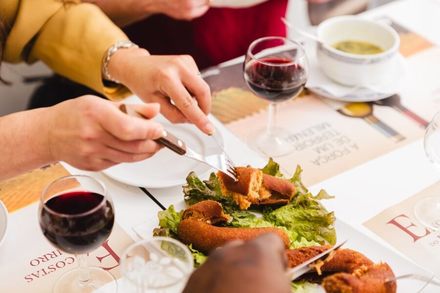 Porto: Food & Wine Tasting Walking Tour with Port Wine Cave - Walking reality in Gaia: comfort matters