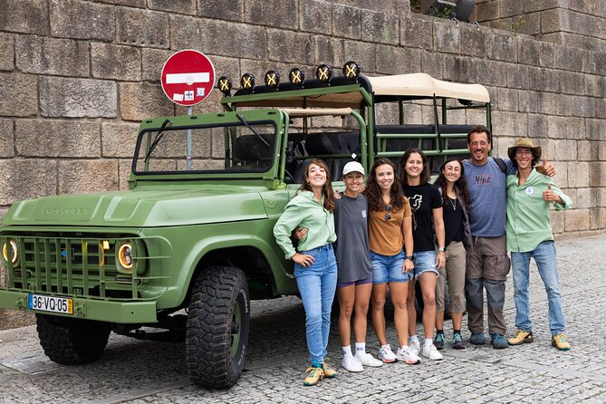 Porto from a new perspective: Historical sites & Douro views - Through Porto’s busy districts: art lanes, trendy shops, and pass-by monuments