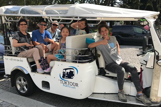 Porto Full Day Private Tour with Tuk Tuk and Lunch - Traditional seafood lunch: what’s included and how to get the most from it