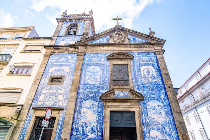 Porto (Gaia) Scavenger Hunt and Sights Self-Guided Tour - Photo tasks that reward creativity, not perfection