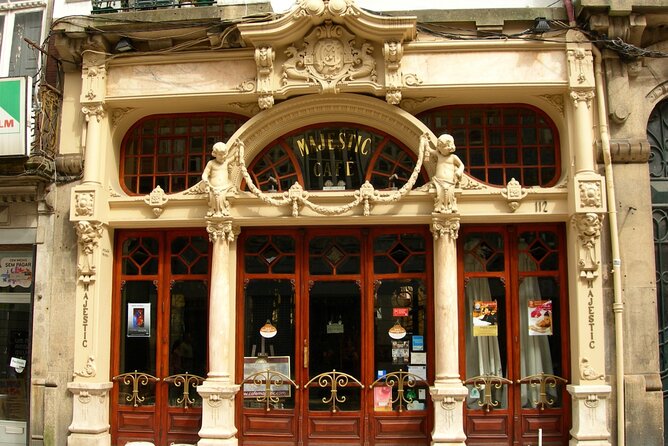 Porto (Gaia) Scavenger Hunt and Sights Self-Guided Tour - English and Portuguese, and what that means for the questions