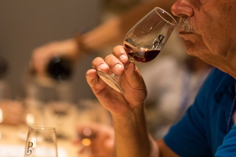 Porto: Guided Tour and Tasting of 3 Port Wines at Poças - Your three-wine tasting, plus pairing tips that travel well