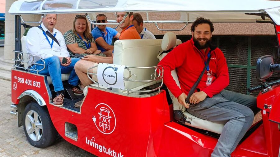 Porto: Guided Tour by Tuk-Tuk & Optional Douro River Cruise - Optional Douro cruise on a rabelo boat, six bridges and Gaia views