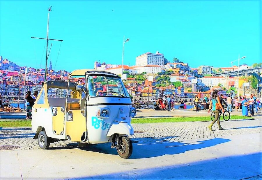 Porto: Guided Tuk Tuk Tour - What makes the guides matter here, and who you might get