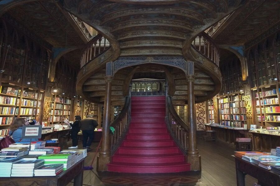 Porto: Guided Walking Tour and Lello Bookshop - Carmo and Carmelitas churches: the quieter stops with real context