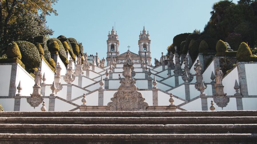Porto: Guimarães & Braga Tour with Entry Tickets and Lunch - Porto pickup and the small-group van ride