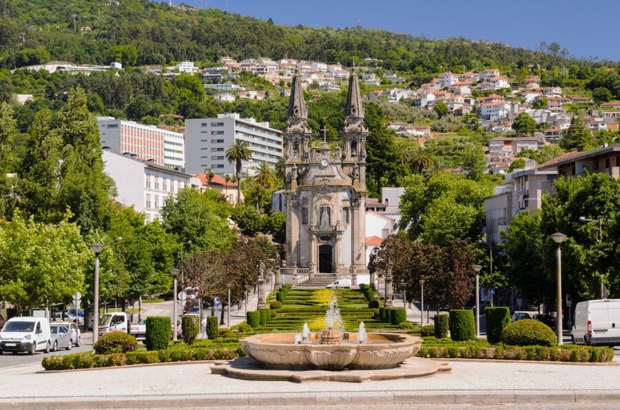 Porto: Guimarães & Braga Tour with Entry Tickets and Lunch - Sé Cathedral of Braga, guided entry into a religious capital