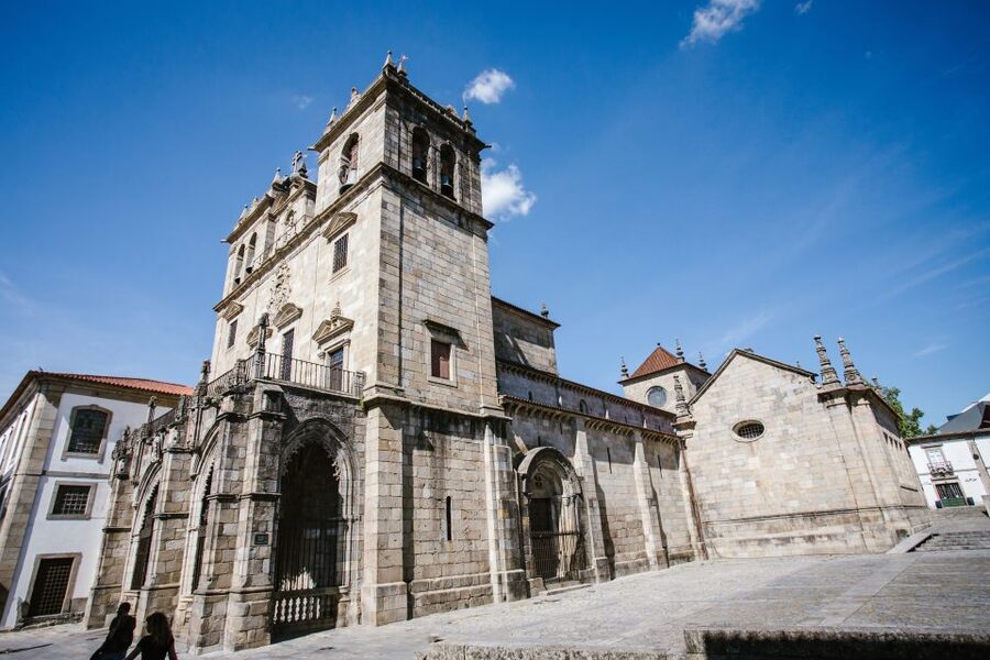 Porto: Guimarães & Braga Tour with Entry Tickets and Lunch - Entering Guimarães Castle, where early Portugal took shape